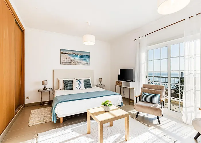 Rossio Sea View By Alzira Apartmán *